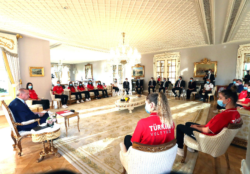 ŞAMPİYON SULTANLAR  ERDOĞANIN KONUĞUYDU