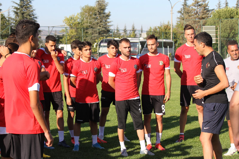 ADANA İÇİN TOP BAŞI