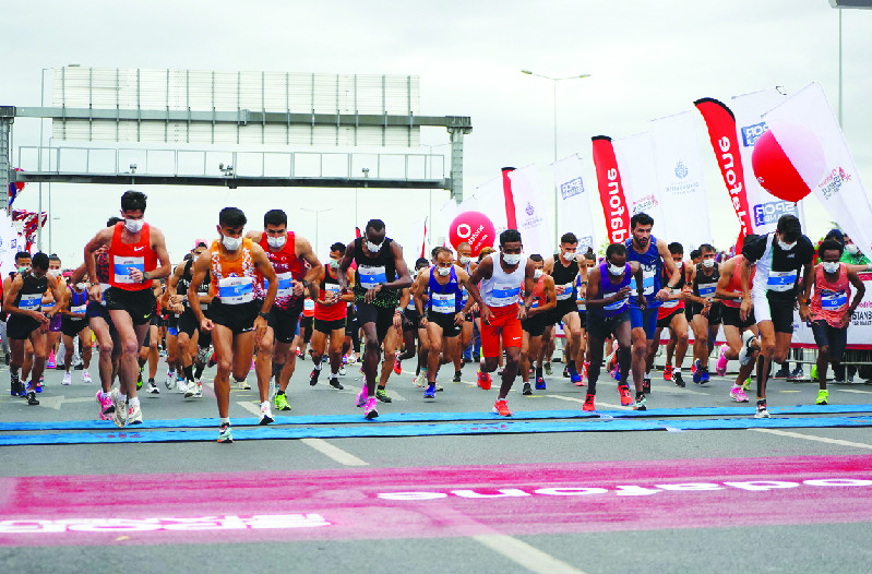 İSTANBUL YARI MARATONU YAPILDI