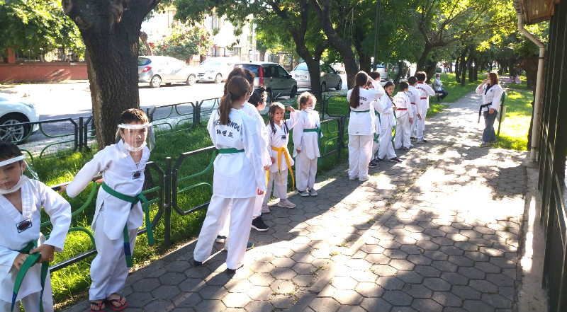 KADIN MUHTARIN SPOR AŞKI ÇOCUKLARA DEĞDİ