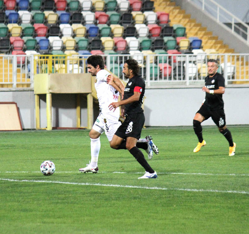 PENALTIYI ES GEÇTİ