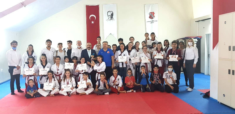 SARAR TAEKWONDO POOMSAE TURNUVASI YAPILDI