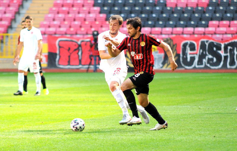 ONUR ÖZÜR DİLEDİ