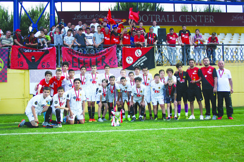 TEPKİSİ YILDIZ GİBİ PARLAK