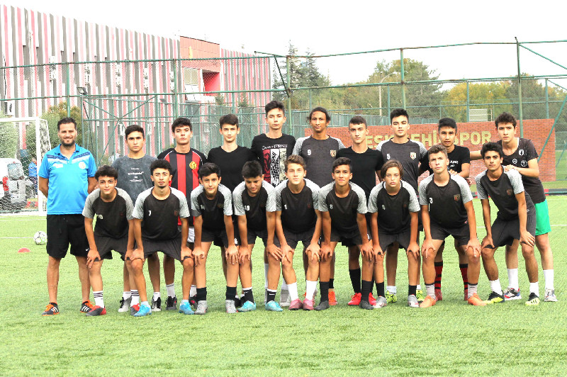 AKADEMİLER DURMUYOR