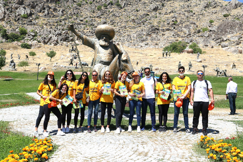 HAYDİ KIZLAR KENDİNİZ GİBİ GÜZEL BAŞLAYIN!