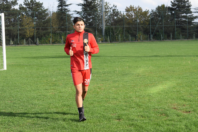 TAKIMDAN AYRI ÇALIŞTILAR