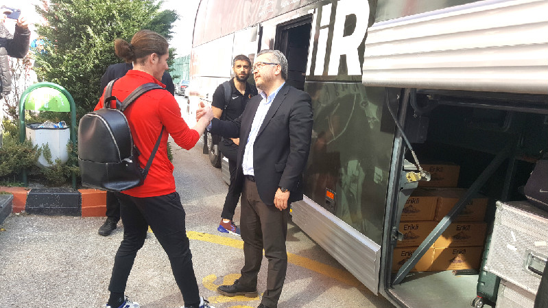 22 OYUNCU İLE BANDIRMAYA