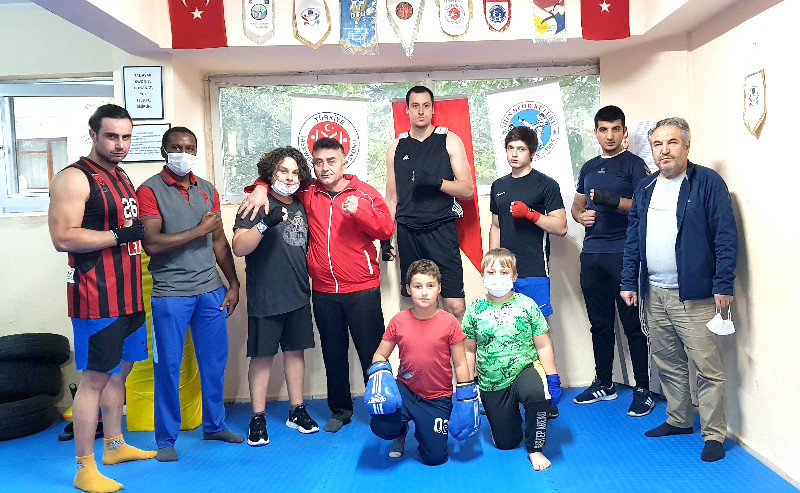 ŞAHİNSPORUN DEMİR YUMRUKLARI