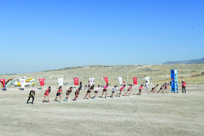 ODUNPAZARI ATLETLERİ YARIŞTI