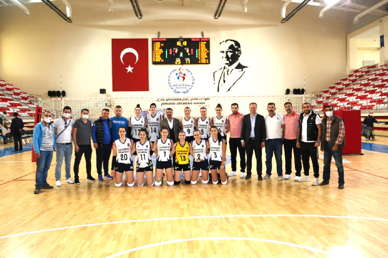 SULTANLARIN YÜZÜGÜLLÜ