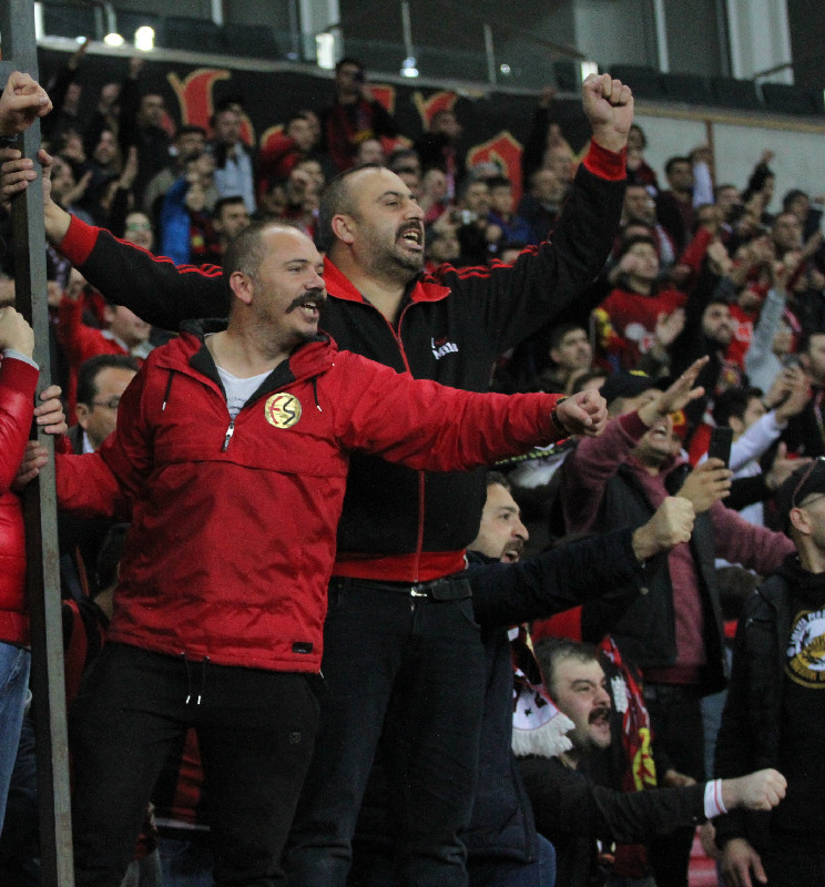 BU FORMA KUTSALDIR NASİP OLMAZ HERKESE