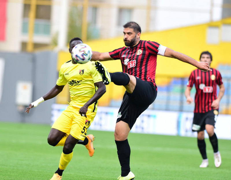 KAPTAN EN ÇOK FORMA  GİYEN 8. OYUNCU OLDU