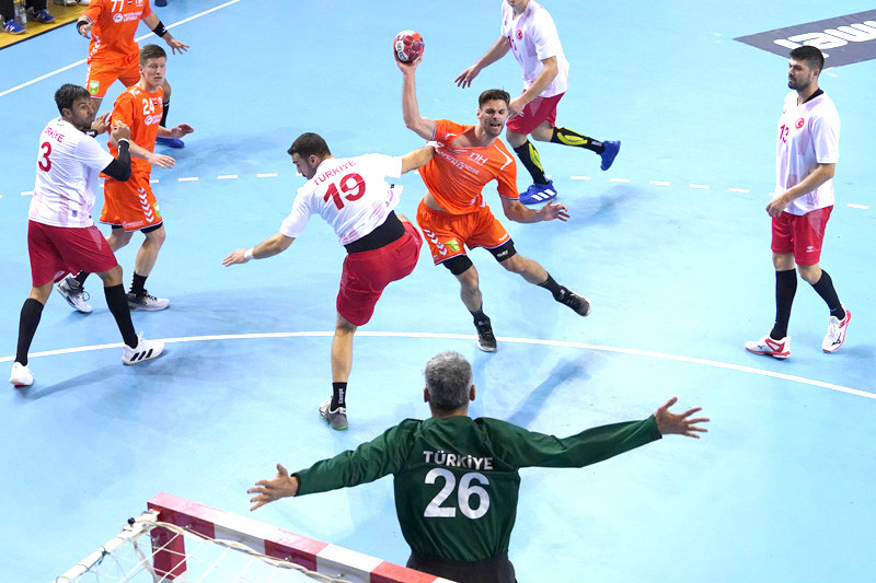 İYİ BAŞLADIK KÖTÜ BİTİRDİK(27-26)