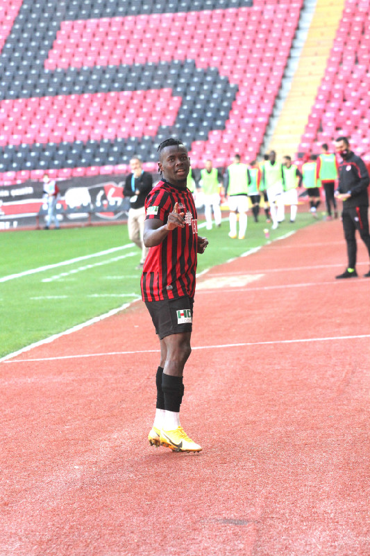 ESKŞEHİRSPORDA ÇOK MUTLUYUM