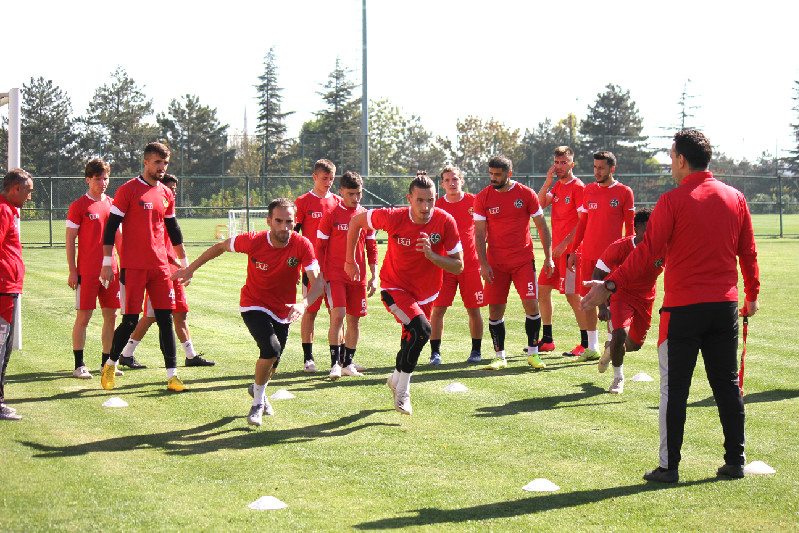 ŞİMŞEKLER TOPLANIYOR