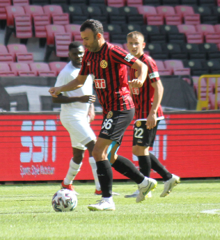 KIVANÇLA İPLER GERİLDİ