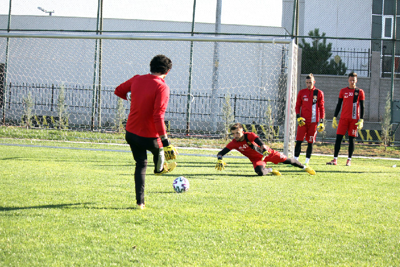 KALECİLER FORM TUTUYOR