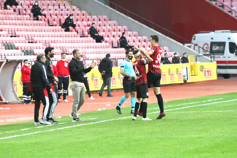 GELECEĞE DAHA UMUTLU BAKIYORUZ