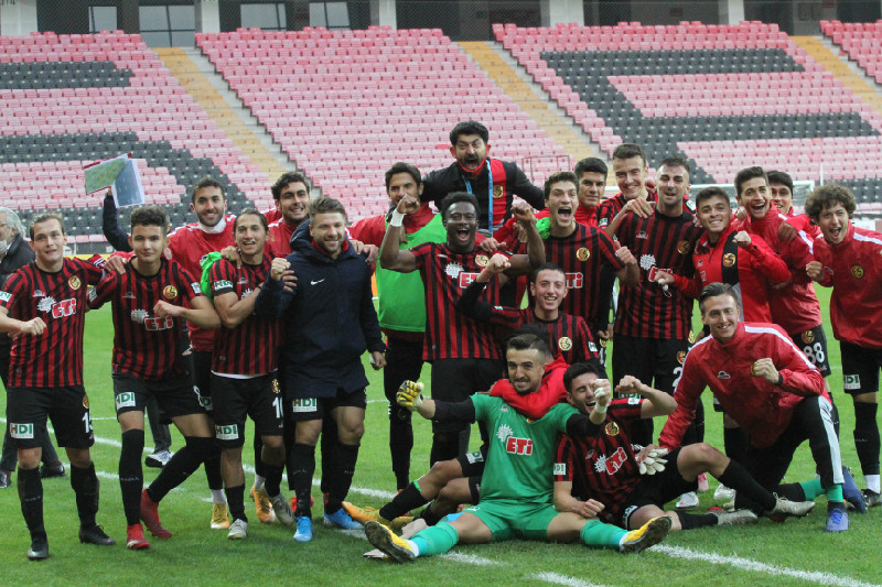 KUPADA MORAL ARIYORUZ