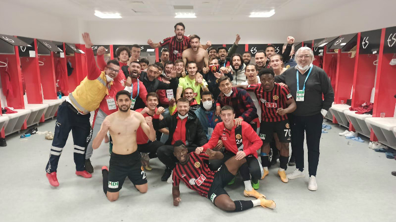 GÖRENLER GÖRMEYENLERE ANLATSIN  ES-ES KUPADA YİNE TURLADI(2-0)