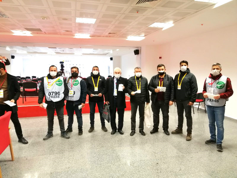 TSYD MASKE VE DEZENFEKTAN DAĞITTI