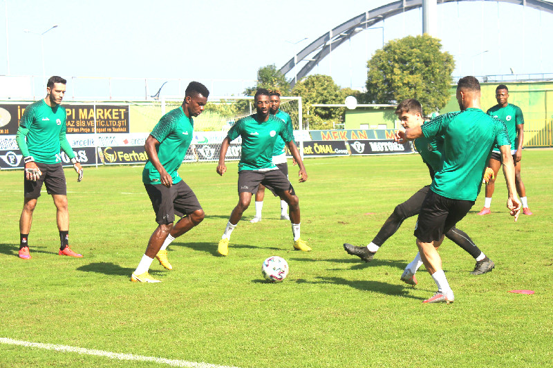 RAKİP ALTAY ÖNÜNDE