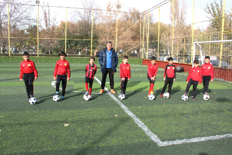 ESKİŞEHİR FUTBOLU İÇİN  HİZMETE DEVAM EDİLİYOR