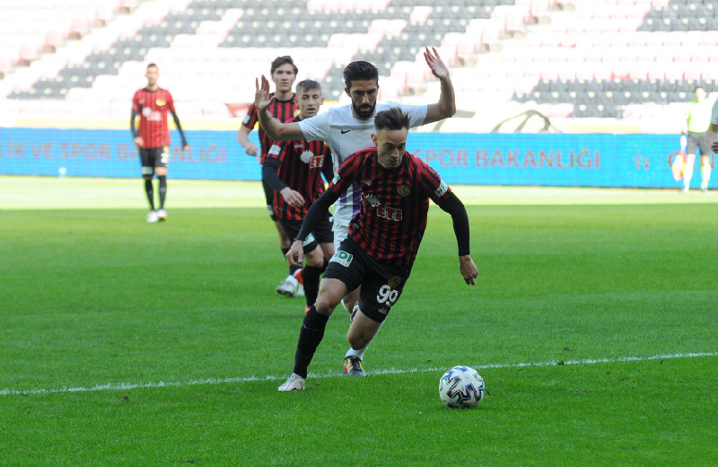 6 OYUNCU KADRODA YOK