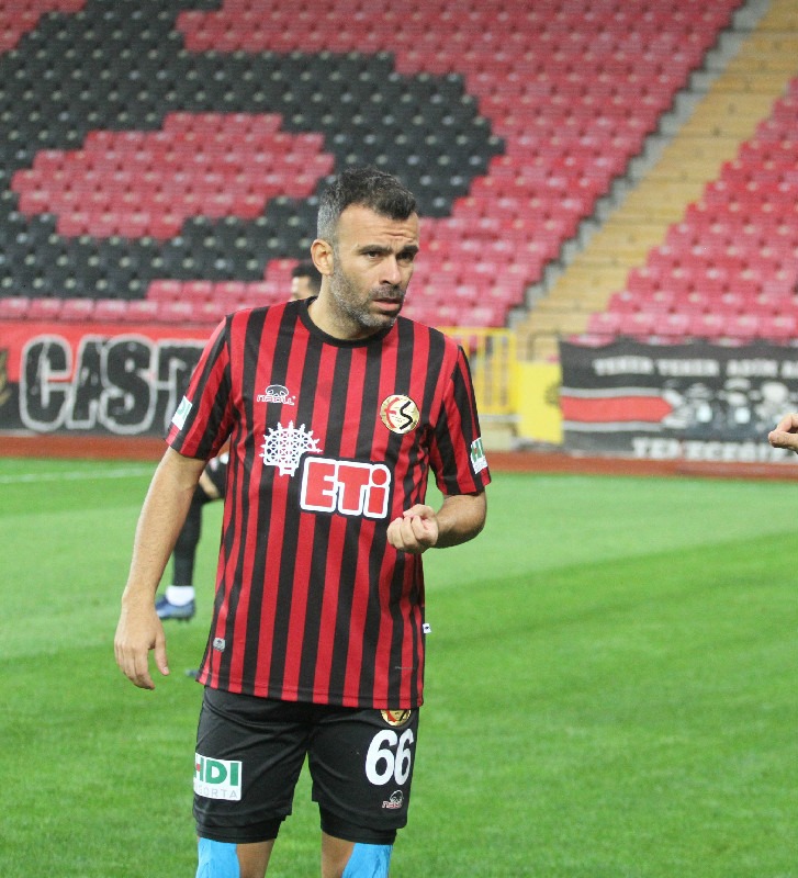 AĞLAYAN YOK   KANDIRMA HERKESİ 