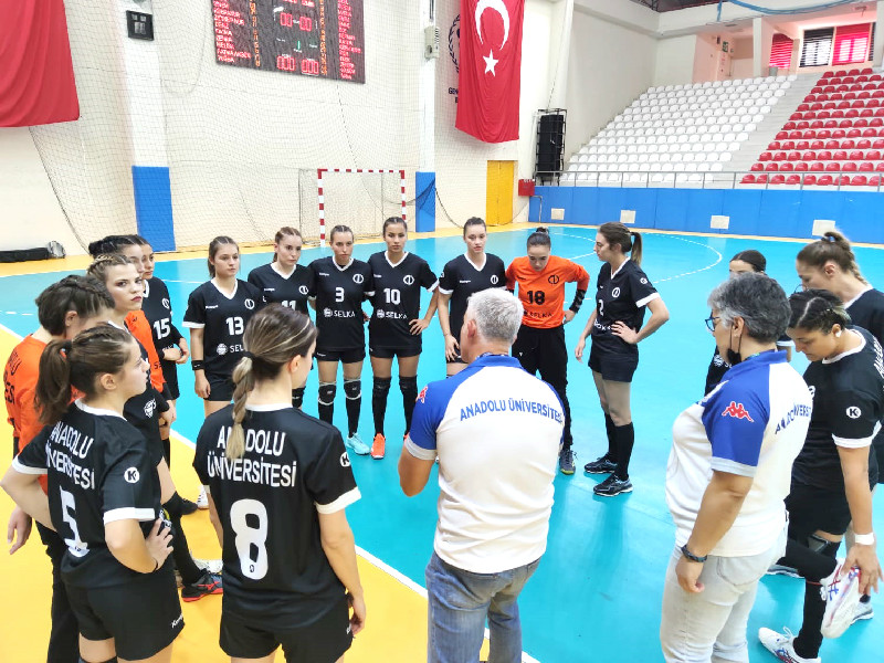 MELEKLERİN MAÇINA KORONA ÖTELEMESİ