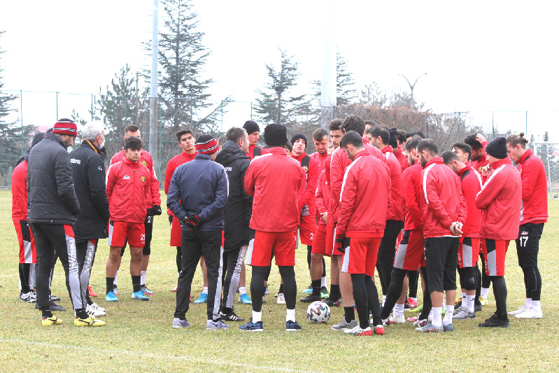 İŞİNİZE SARILIN VE SIM SIKI TUTUNUN