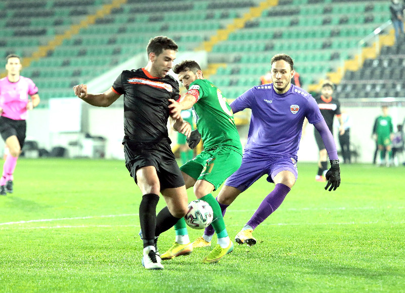 ERTELEME MAÇINDA  ADANASPOR GÜLDÜ