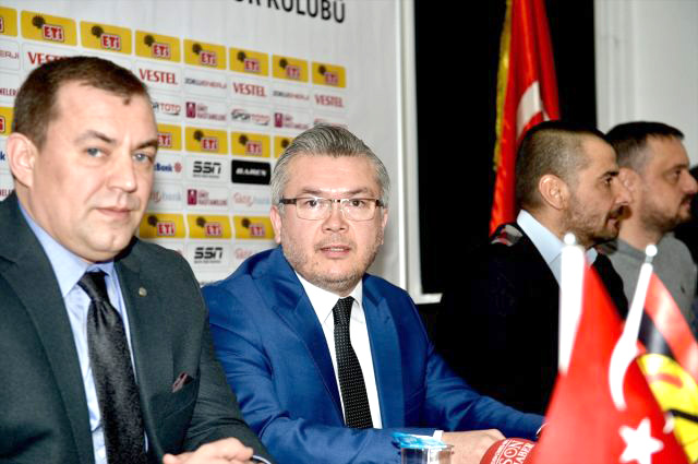 HERKES VAR SİSTEMİNİN  GELMESİNİ TALEP ETTİ