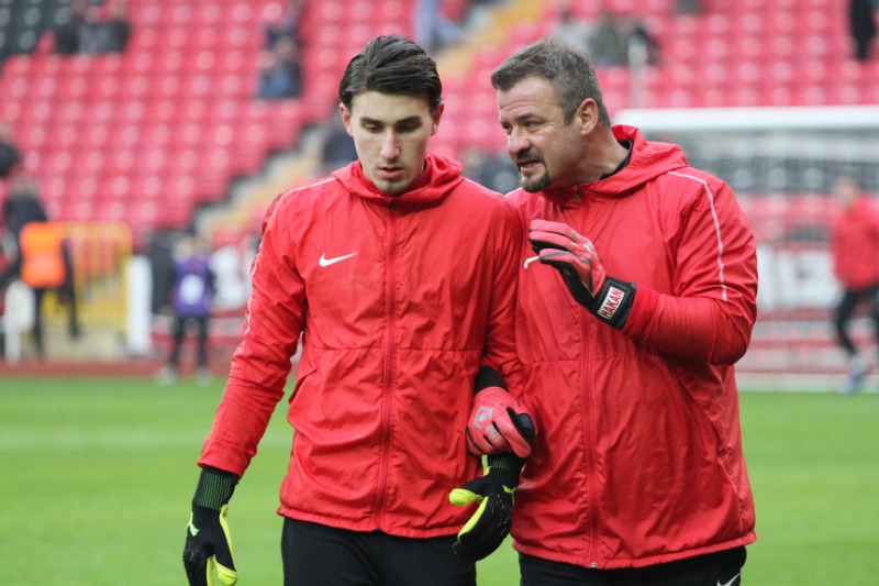 İNSANLAR ELİNİ VİCDANINA KOYMALI