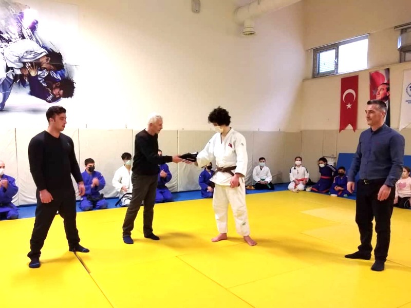 KAMBUR AİLESİ ÇOK MUTLU