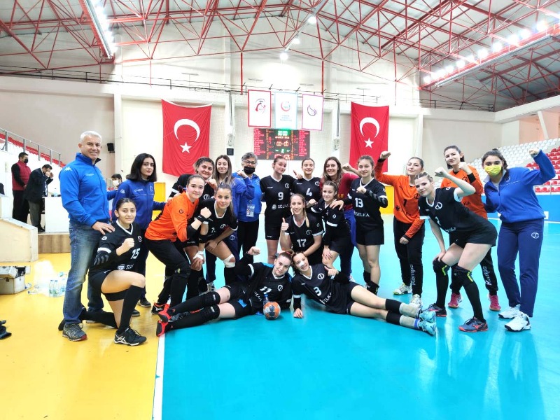 HAYDİ KIZLAR KAZANIN BU MAÇI