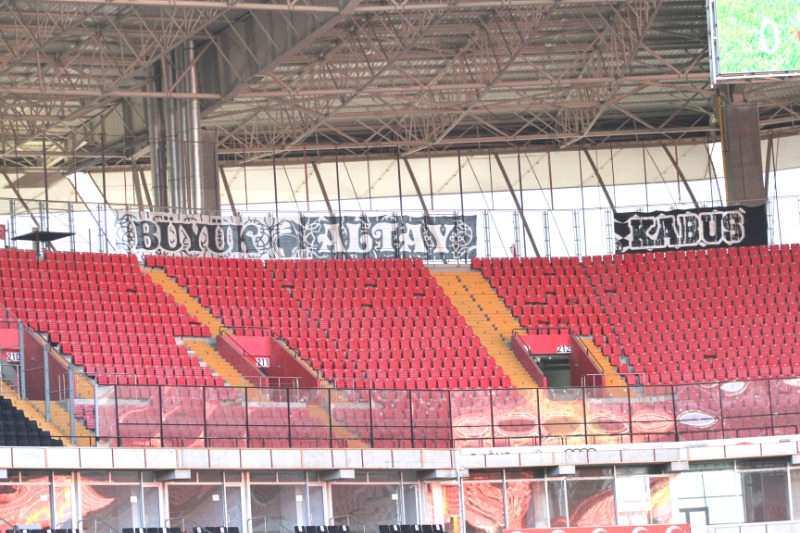 PANKARTLAR NEDEN KALDIRILDI?