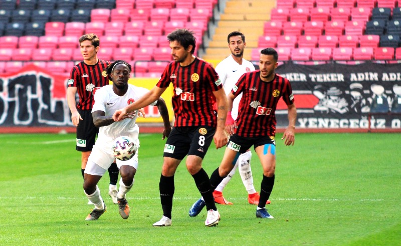 ÜMRANİYE MAÇI  PAZAR SAAT 13.30DA