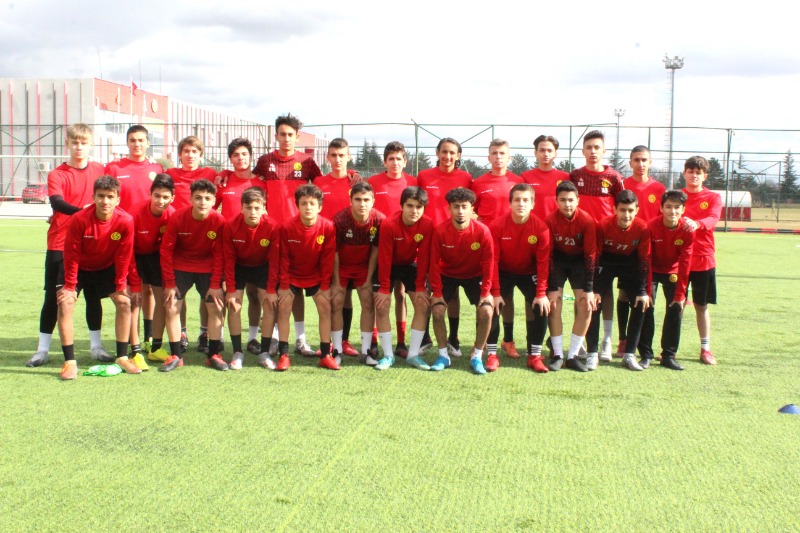 BÜYÜK BOŞLUĞU ANTRENMANLARLA KAPATMAYA ÇALIŞIYORLAR