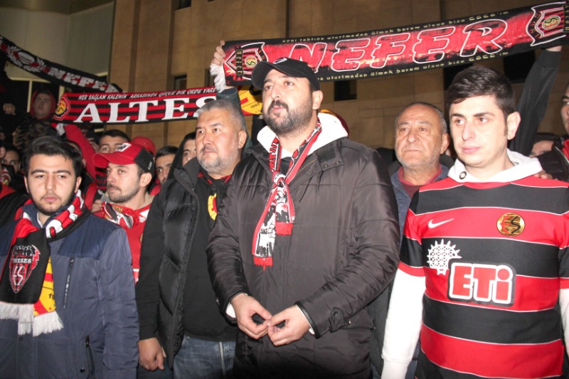 MAÇ KAZANAMIYORUZ  BARİ OYUNCU KAZANALIM