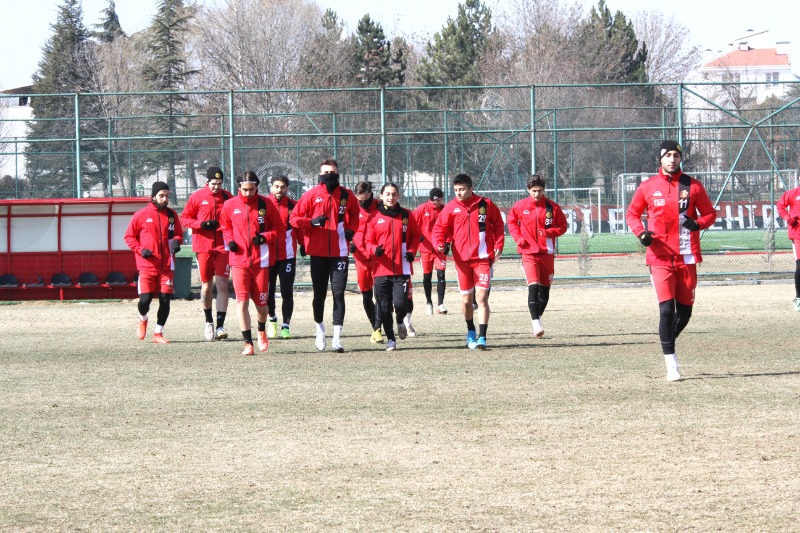 YÜZLER ARTIK GÜLÜYOR