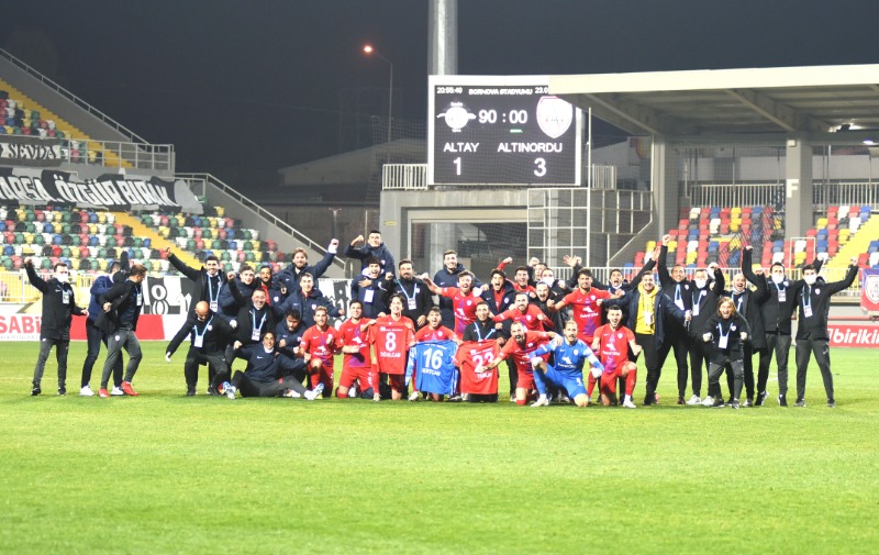 DERBİ DE ALTIN BULDULAR (1-3)