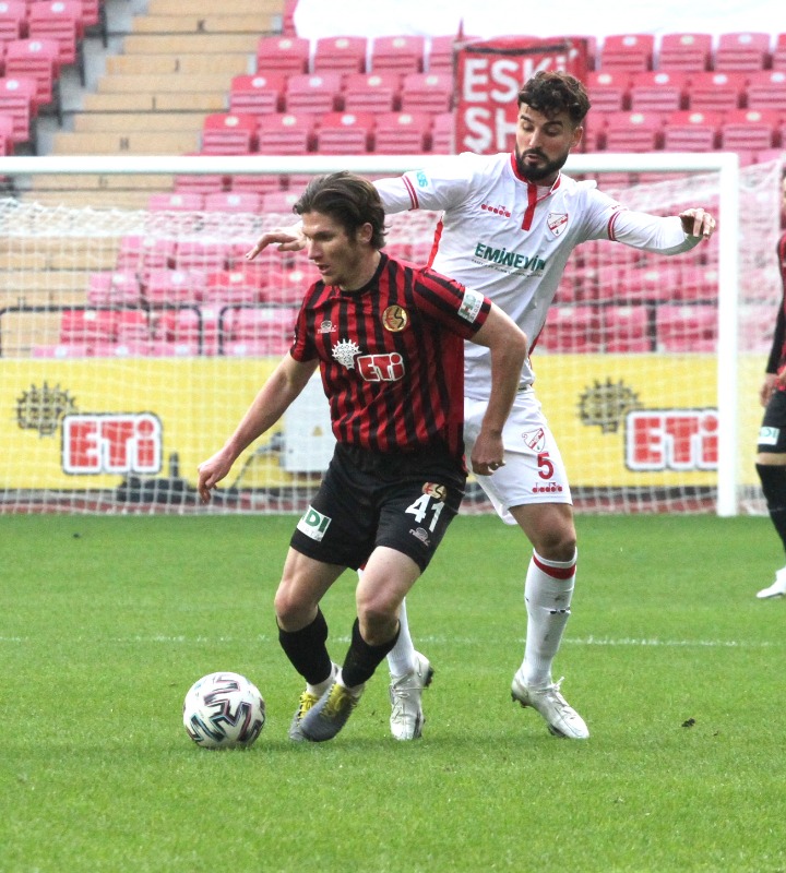 MEHMET ÖZCAN  KADRO DA YOK