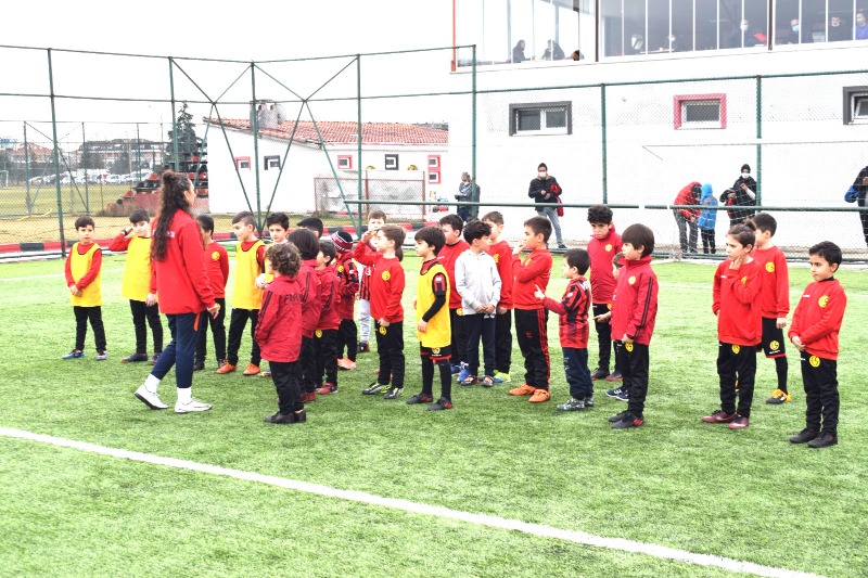 FABRİKADA HEDEF BÜYÜK