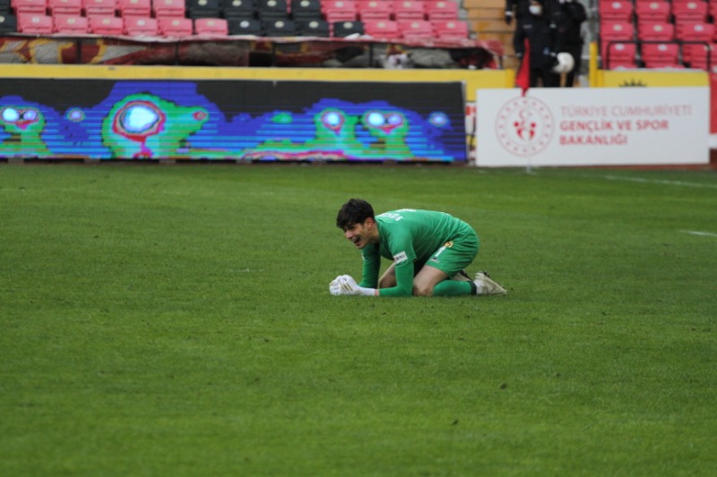 YENİ HAYALLER İÇİN MÜCADELE EDECEĞİZ