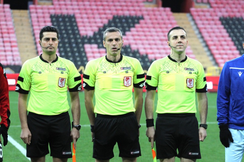 MAÇA TRABZONLU HAKEM