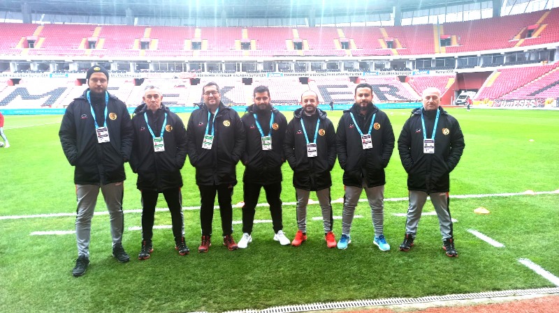 SAĞLIK EKİBİNE KUTLAMA