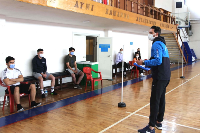 BÜYÜKŞEHİR ÖĞRENCİLERE  PARKUR DESTEĞİ SAĞLADI