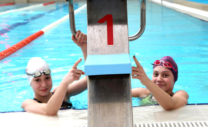 REKORTMEN YÜZÜCÜLER  GÖĞSÜMÜZÜ KABARTTI